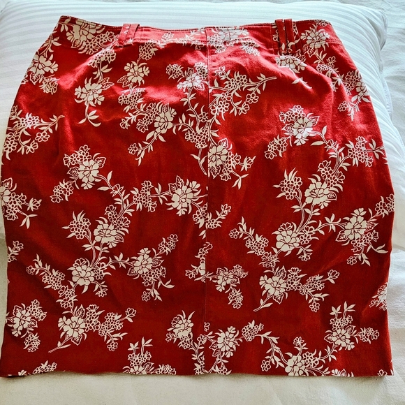 EUC LOFT DENIUM FLORAL SKIRT - Picture 4 of 4